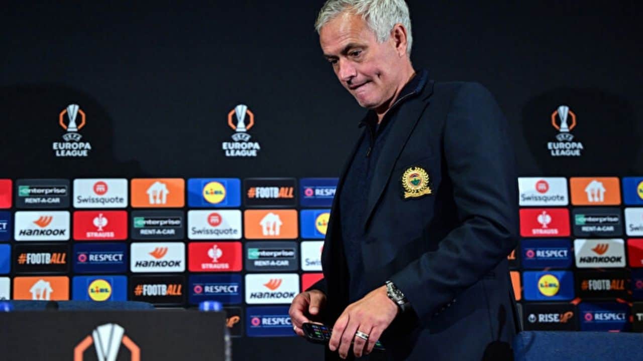 Jose Mourinho, Fenerbahçe’de Yıldız Futbolcudan Ayrılık Kararı Aldı!