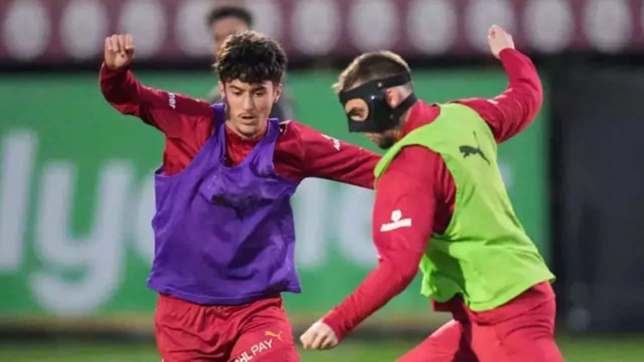 Berkan Kutlu, Maskeyle Antrenman Yaptı!