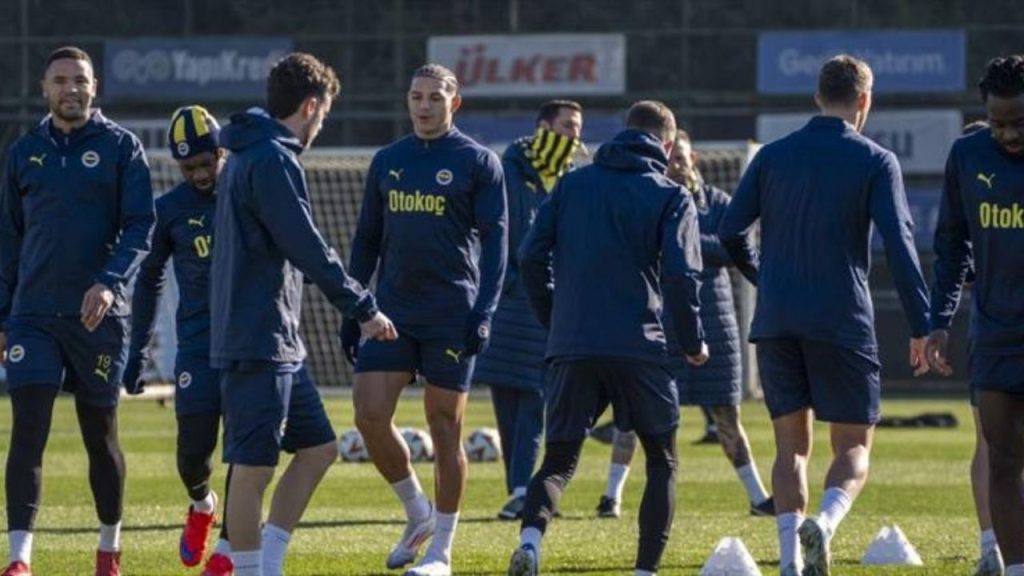 fenerbahçe'nin midtjylland maçı kamp kadrosu açıklandı! mourinho cezalı