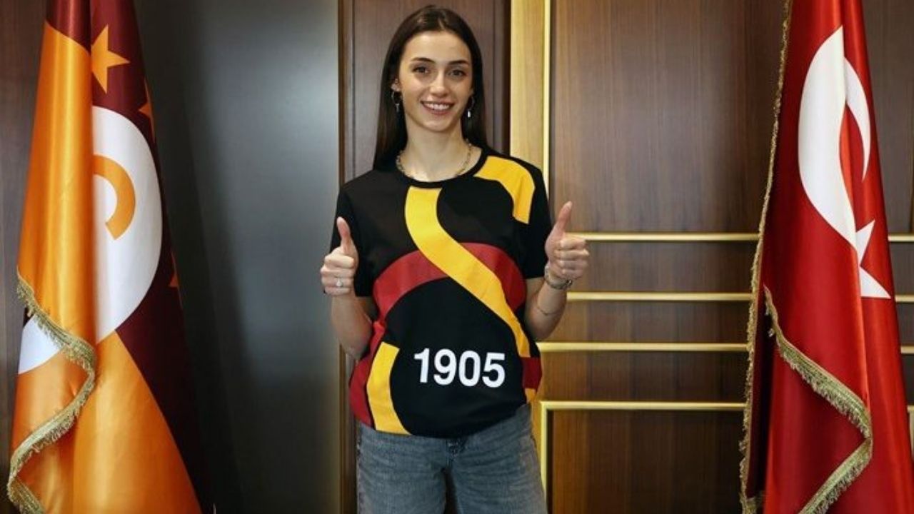 galatasaray daikin, İç transferde eylül akarçeşme yatgın ile sözleşme yeniledi
