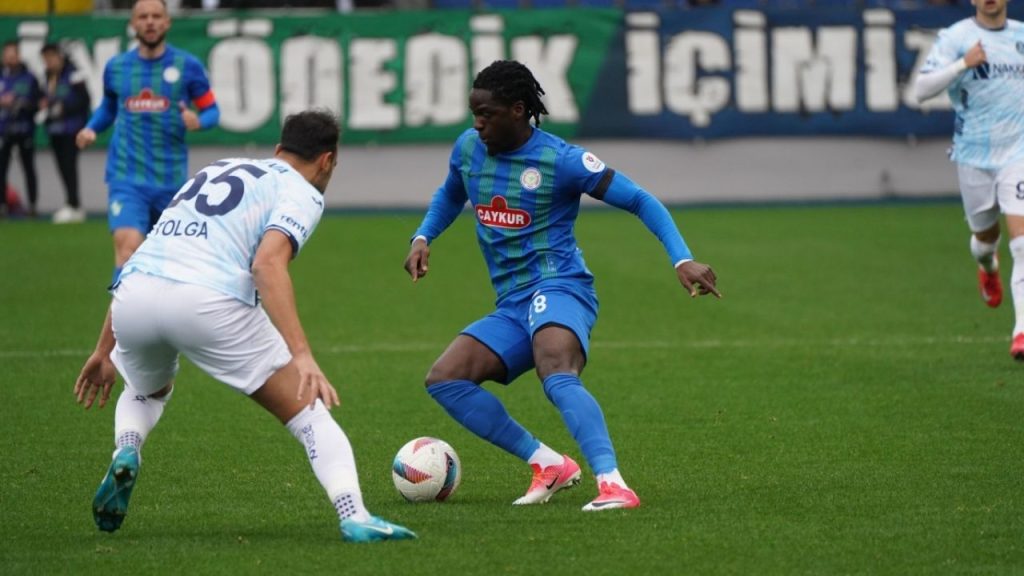  rizespor, evinde adana demirspor’u 3 2 mağlup ederek 3 puanı hanesine yazdırdı