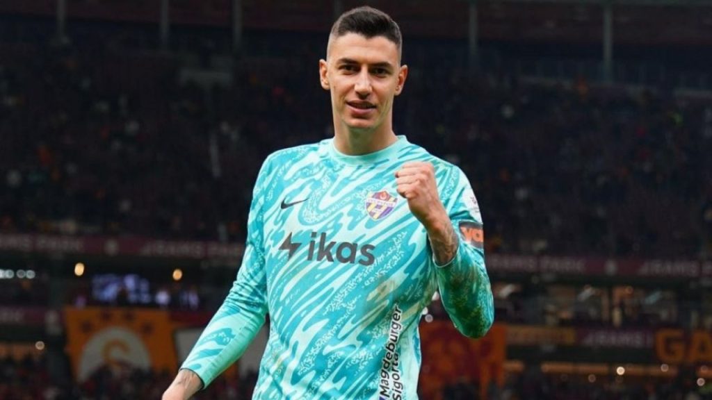 transfer haberİ berke Özer yeni takımına İmza atmaya hazırlanıyor!