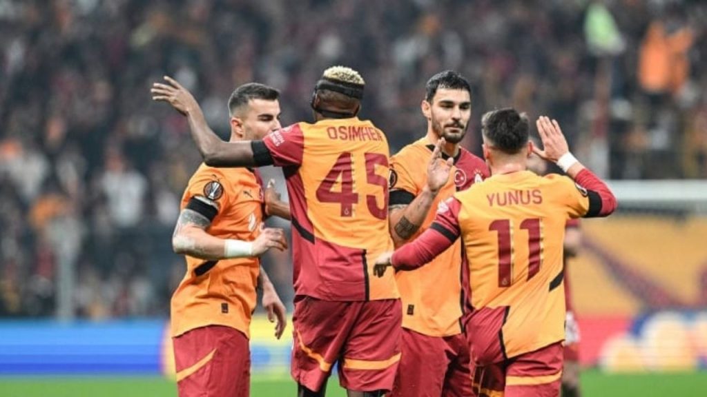 uefa avrupa ligi'nde türk derbisi İhtimali fenerbahçe, galatasaray ve beşiktaş'ın turu garantileme mücadelesi