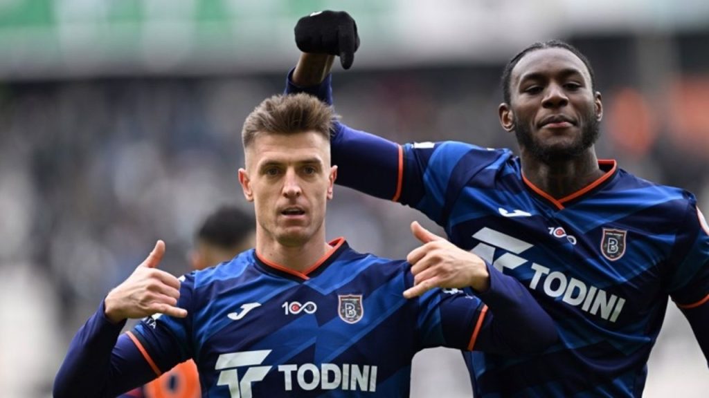 başakşehir, piatek'in hat trick'iyle samsunspor'u 4 0 yendi!