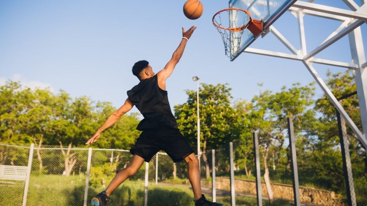 Basketbol Nasıl Oynanır Temel Kurallar ve İpuçları