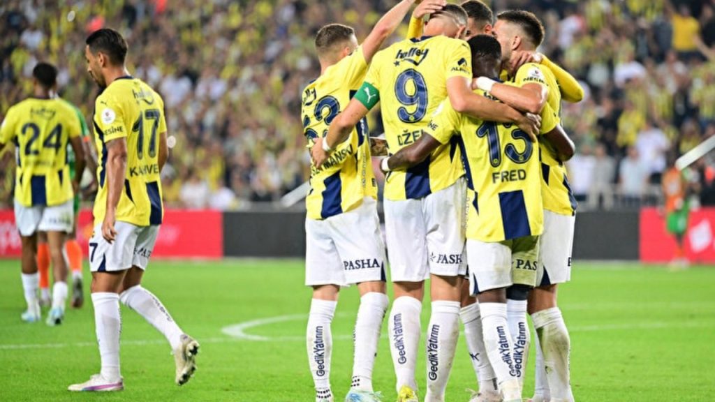 fenerbahçe uefa listesine hangi futbolcuları ekleyecek