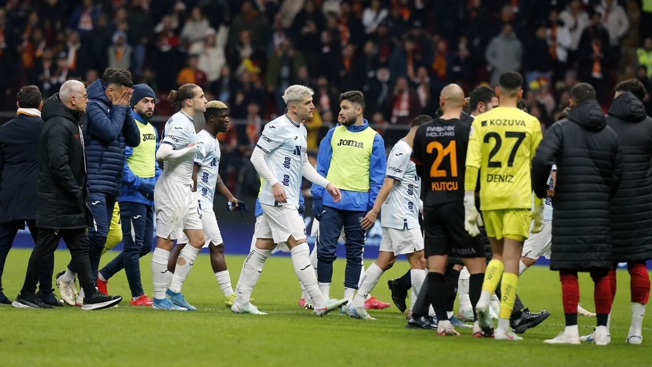 TFF, Sahadan Çekilen Takımlara Daha Ağır Cezaları uygulayacak