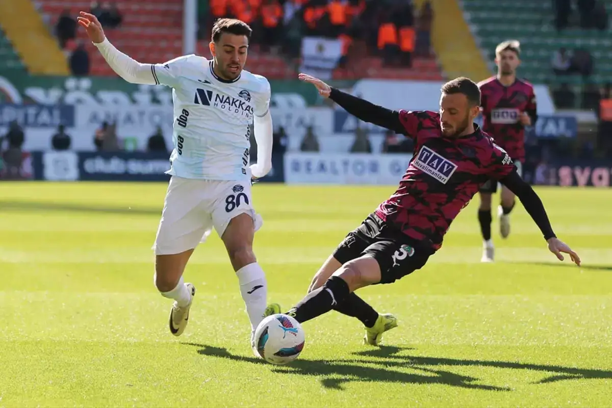 alanyaspor-adana-demirspor-u-geri-gelerek-3-2-18404443_5845_amp.jpg