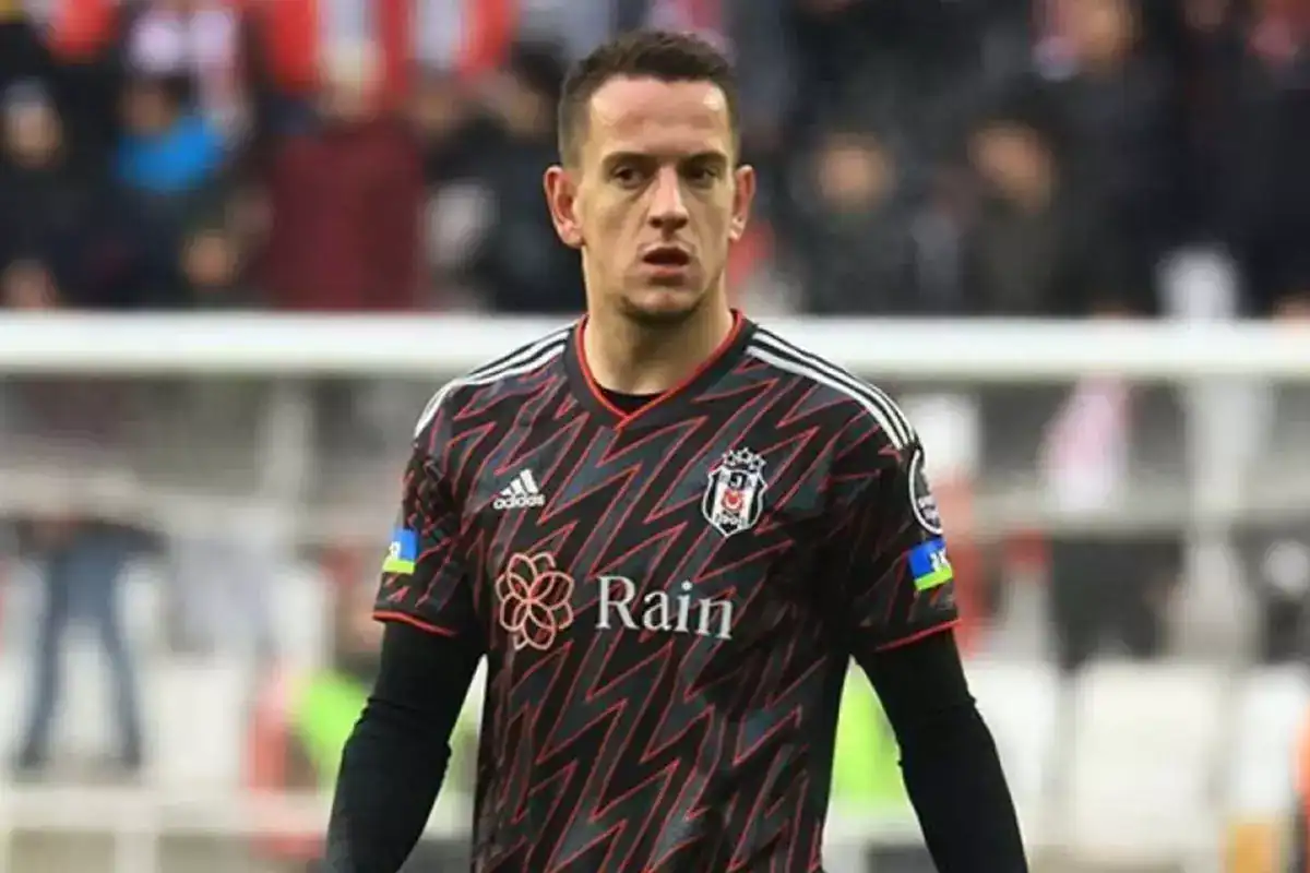 amir hadziahmetovic besiktas a geri dondu 18354817 9466 amp.jpg