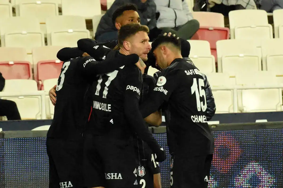 besiktas sivasspor u deplasmanda 2 0 yendi 18352706 7184 amp.jpg