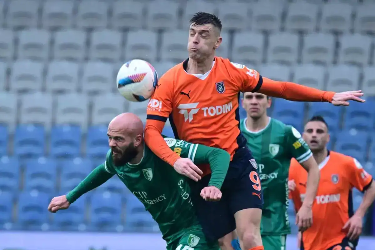 bodrum-fk-basaksehir-i-1-0-maglup-etti-18379092_5706_amp.jpg
