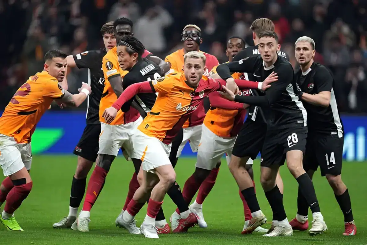 butun-ulke-galatasaray-az-alkmaar-macini-konusuyor-18398995_8878_amp.jpg