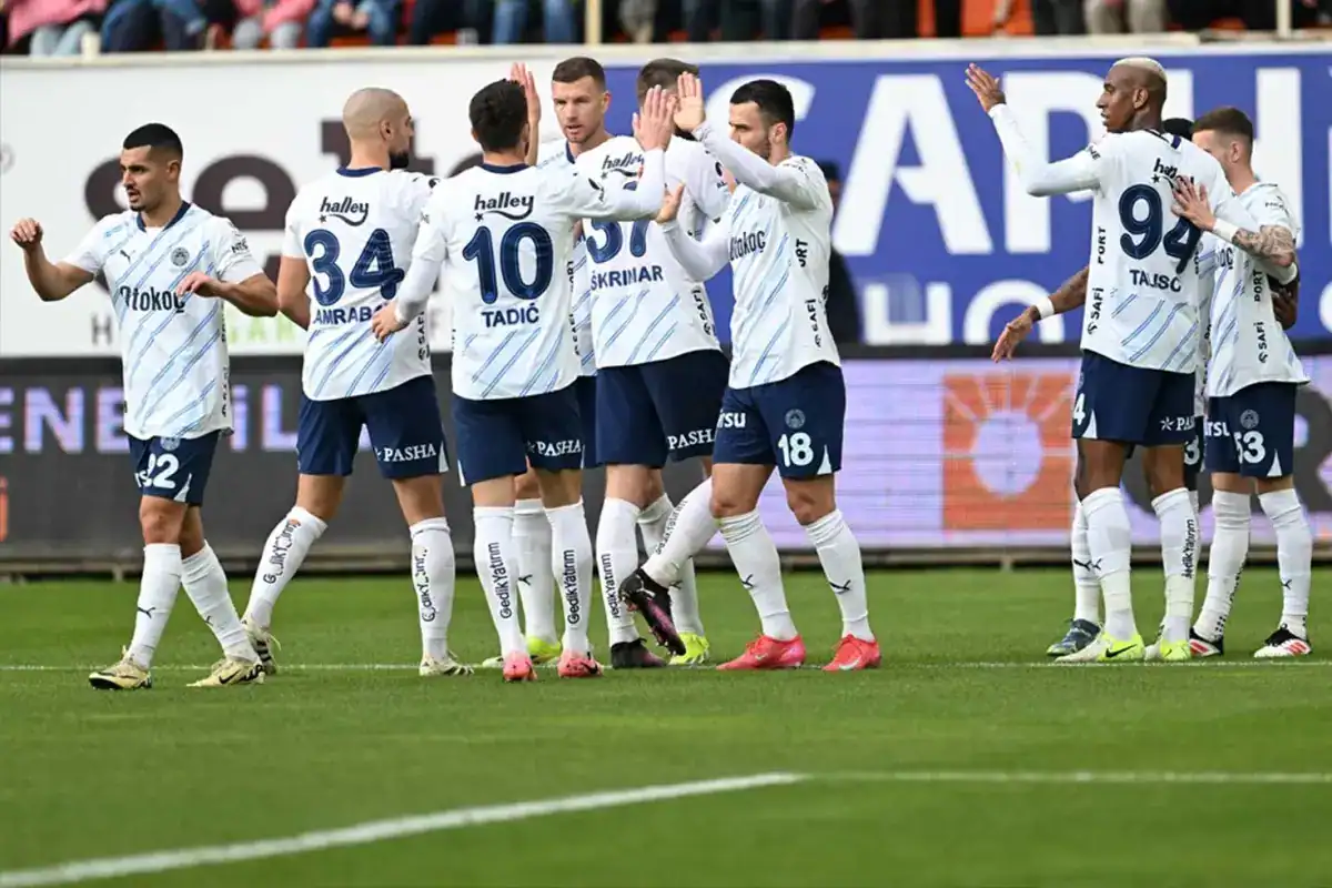 fenerbahce alanyaspor u deplasmanda 2 0 maglup 18354894 7736 amp.jpg