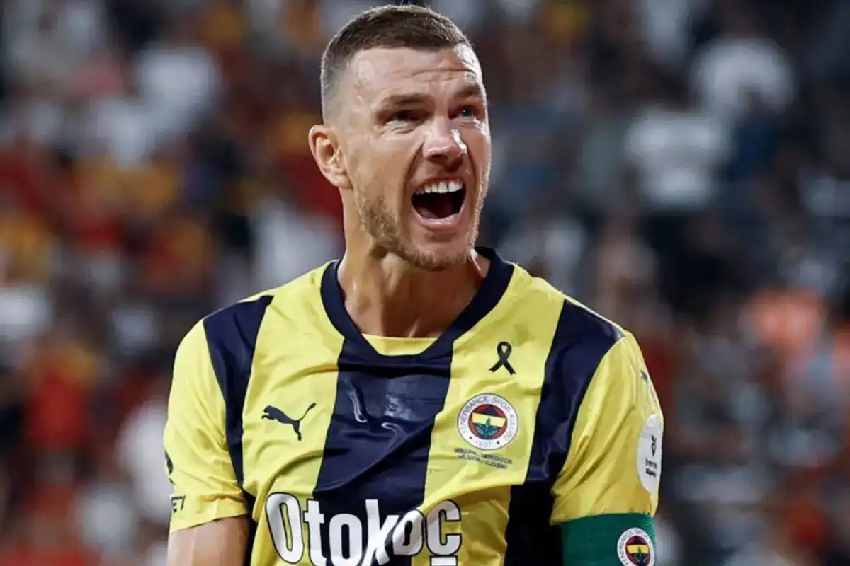 fenerbahce-edin-dzeko-ya-1-yillik-yeni-sozlesme-18411338_2430_amp.jpg
