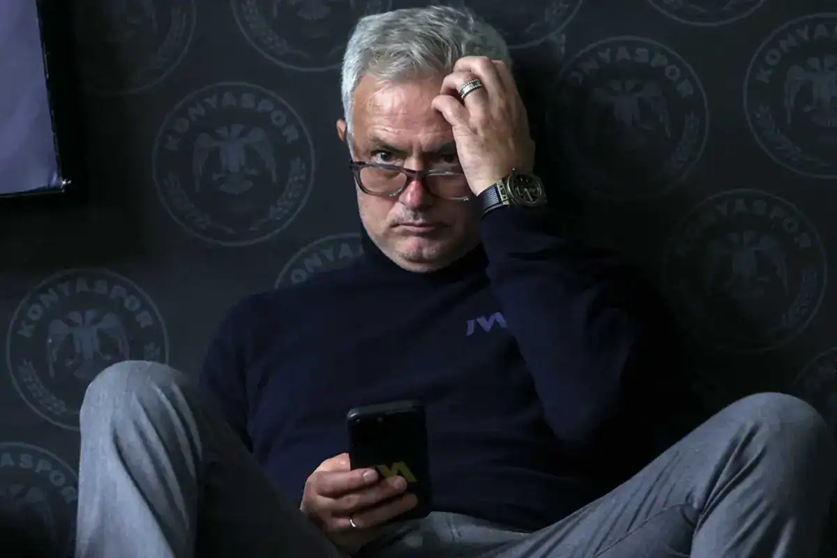fenerbahce-nin-2-yildizi-birden-galatasaray-18358572_2237_amp.jpg