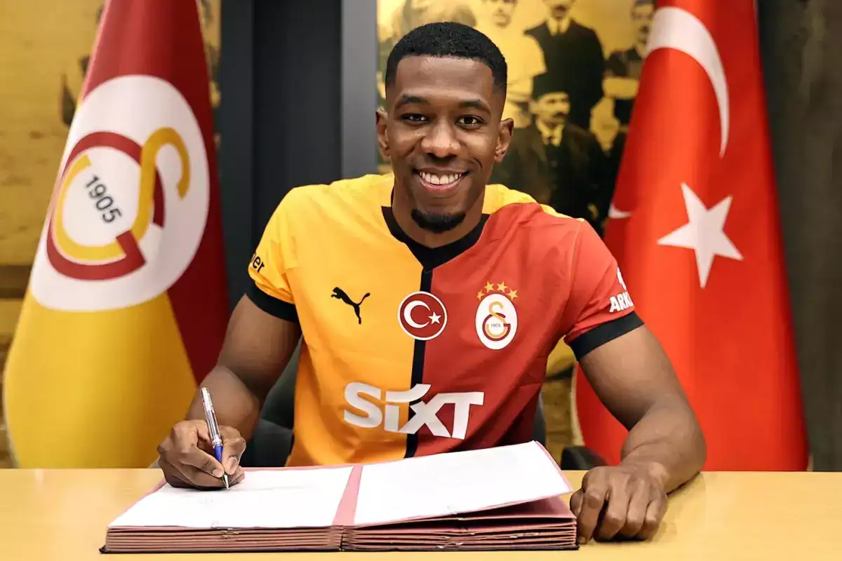 galatasaray carlos cuesta yi kadrosuna katti 18345749 7615 amp.jpg