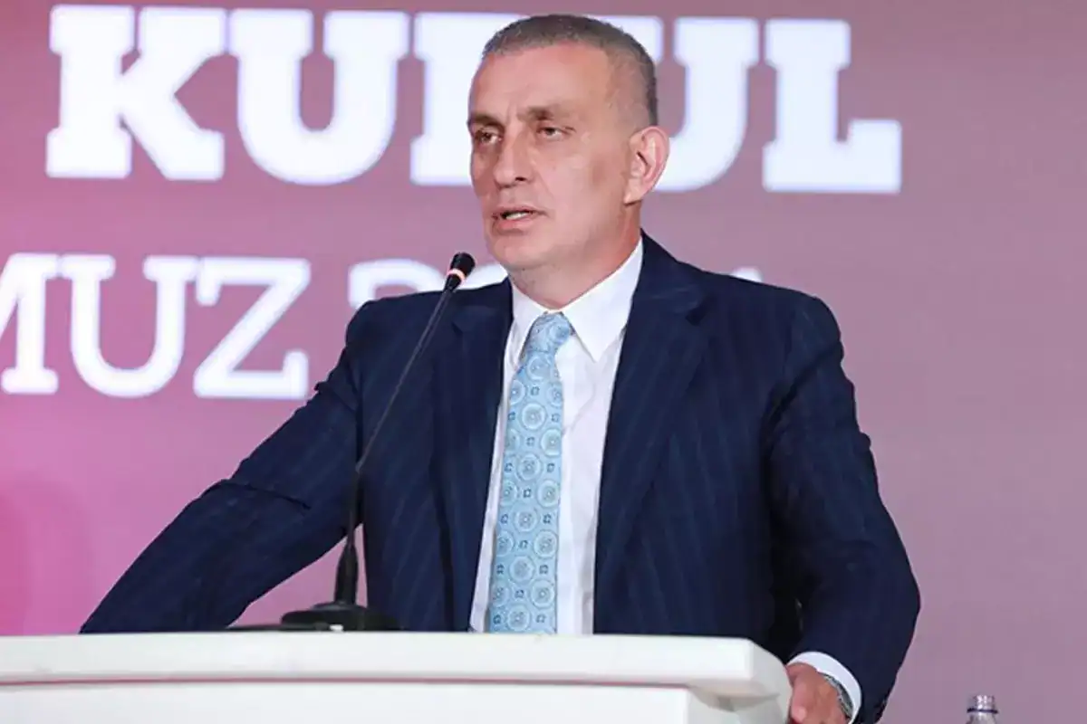 galatasaray-fenerbahce-derbisini-yabanci-hakem-18391584_6431_amp.jpg