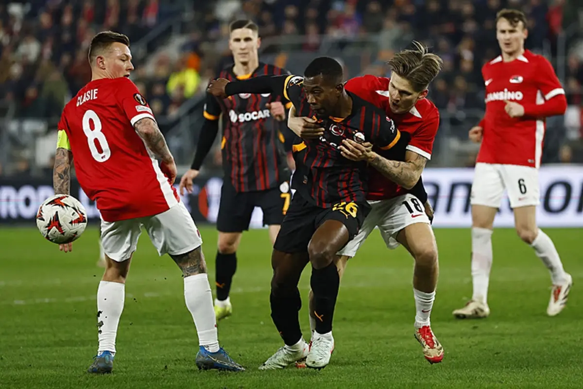 galatasaray-in-yeni-transferine-elestiri-yagiyor-18373298_3385_amp.jpg