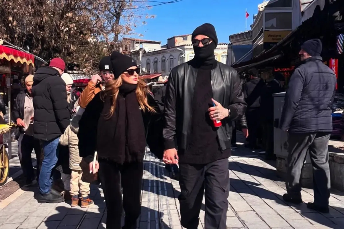 mauro-icardi-yeni-sevgilisi-taninmamak-icin-maske-18410314_9826_amp.jpg