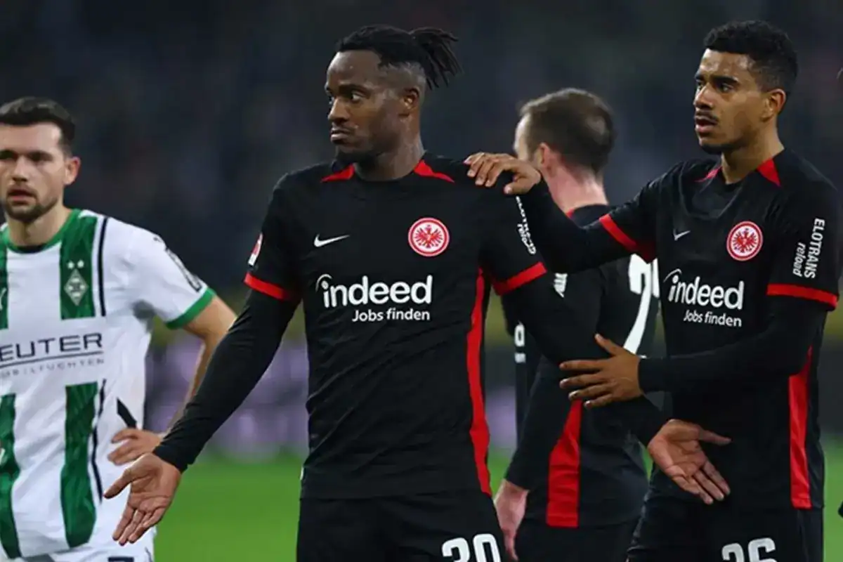 michy batshuayi ilk macinda ortaligi birbirine 18354111 411 amp.jpg
