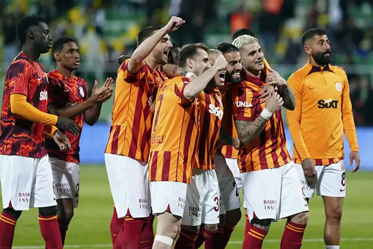 nereden-nereye-galatasaray-da-firtinalar-estiren-18390287_7991_amp.jpg