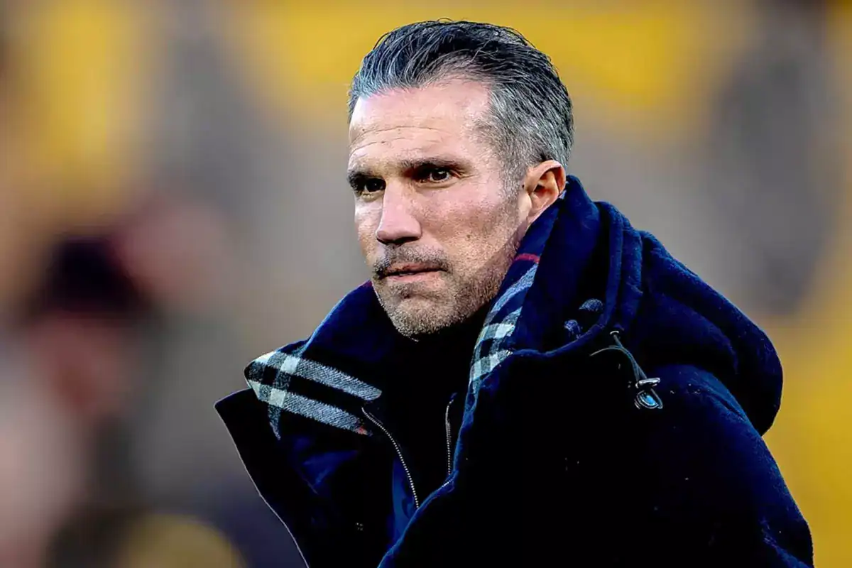 robin-van-persie-feyenoord-un-yeni-teknik-18403859_6186_amp.jpg