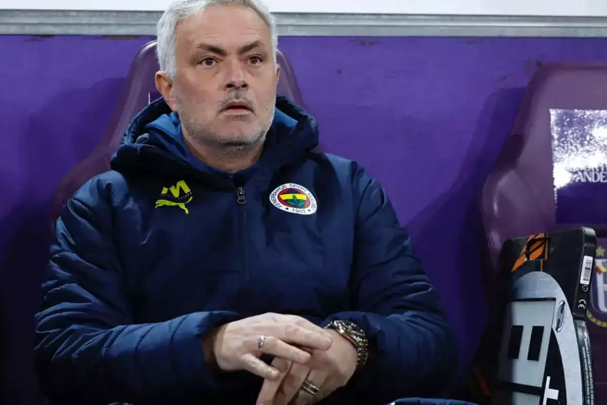 yildiz-futbolcu-2-hafta-yok-fenerbahce-de-can-18413379_3844_amp.jpg