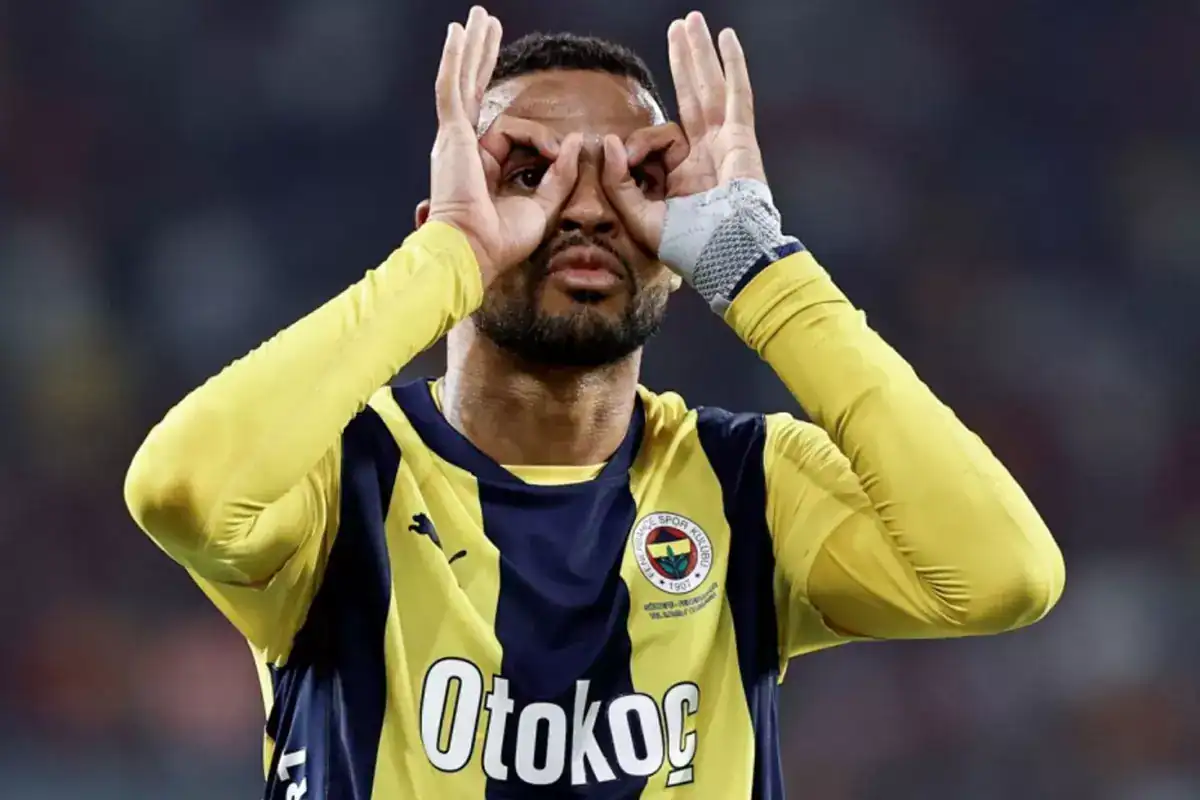 yine-atti-en-nesyri-fenerbahce-tarihine-gecti-18398801_414_amp.jpg