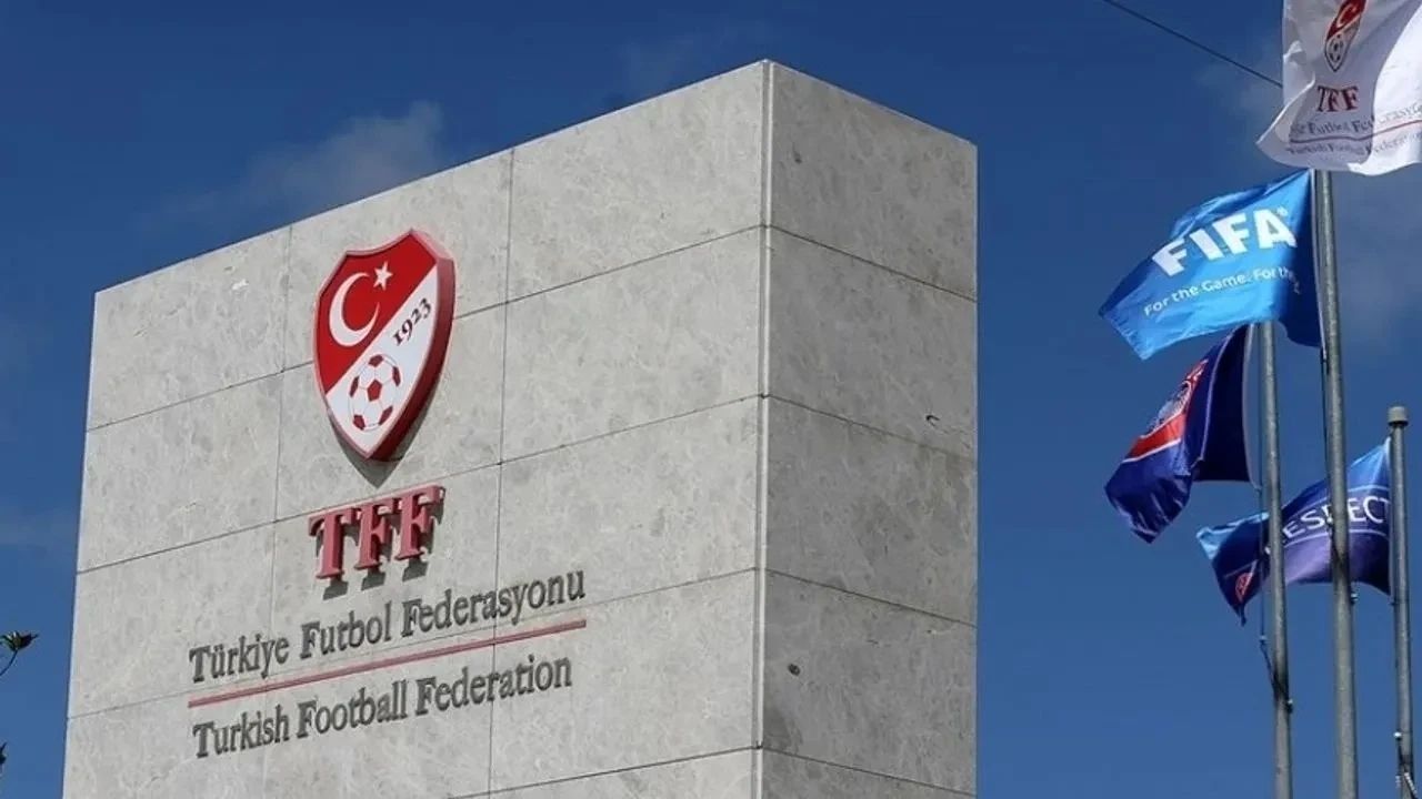 PFDK, Galatasaray ve Fenerbahçe'ye cezalar verdi