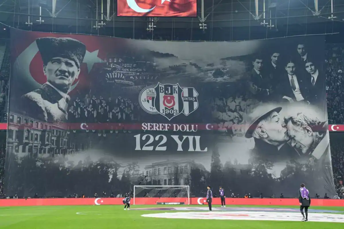 besiktas-tribunlerinden-122-yila-ozel-devasa-18419633_8340_amp.jpg