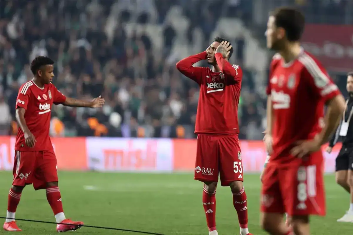carsi-dan-besiktasli-futbolcularin-uykularini-18453250_4557_amp.jpg