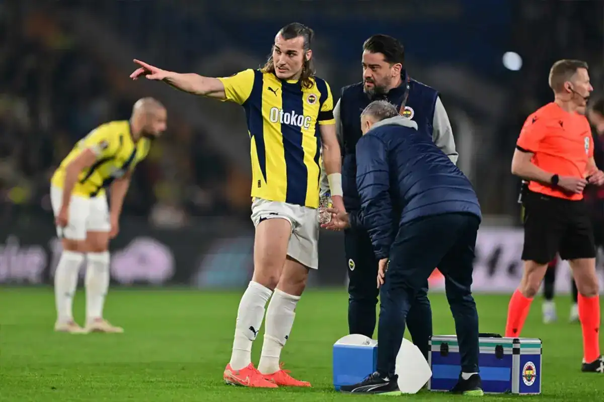 fenerbahce-de-caglar-soyuncu-sakatlandi-18431329_7231_amp.jpg