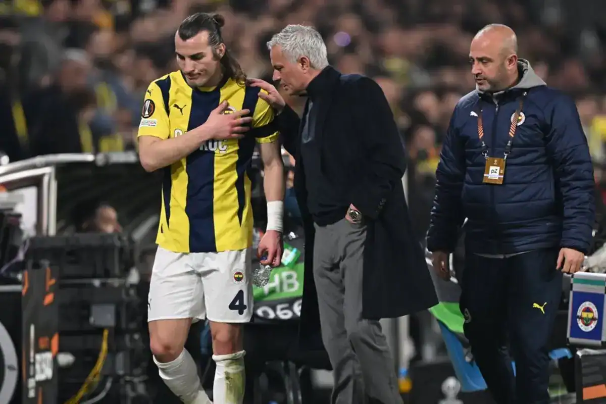 fenerbahce-de-deprem-caglar-soyuncu-haftalarca-18432908_5145_amp.jpg