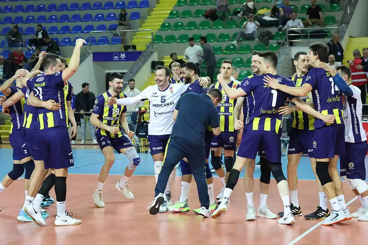 fenerbahce-medicana-kupada-sampiyon-oldu-18473361_9675_amp.jpg
