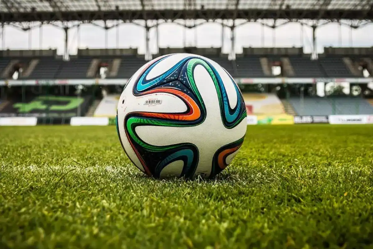 futbola-7-yeni-kural-geldi-18478311_8125_amp.jpg