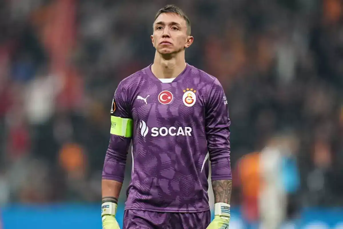 galatasaraylilar-cok-yakindan-taniyor-muslera-18437550_8740_amp.jpg