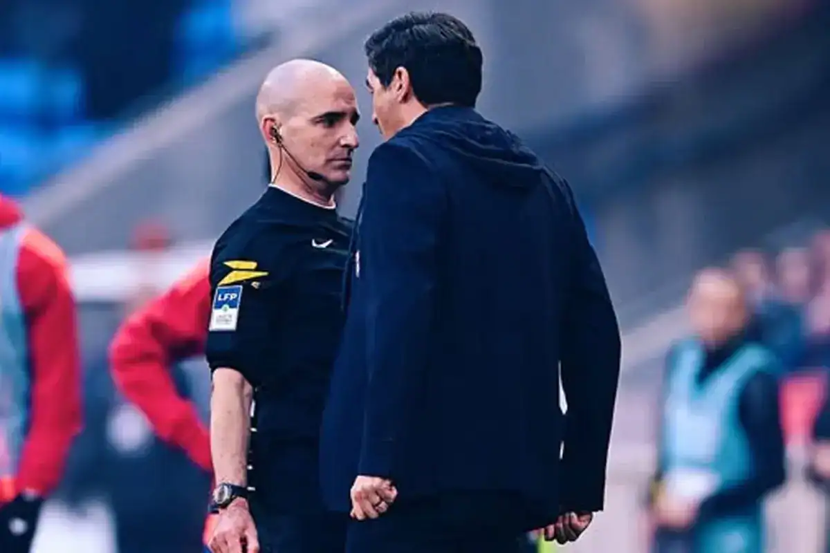 hakeme-diklenen-teknik-direktor-futboldan-men-18429659_8657_amp.jpg