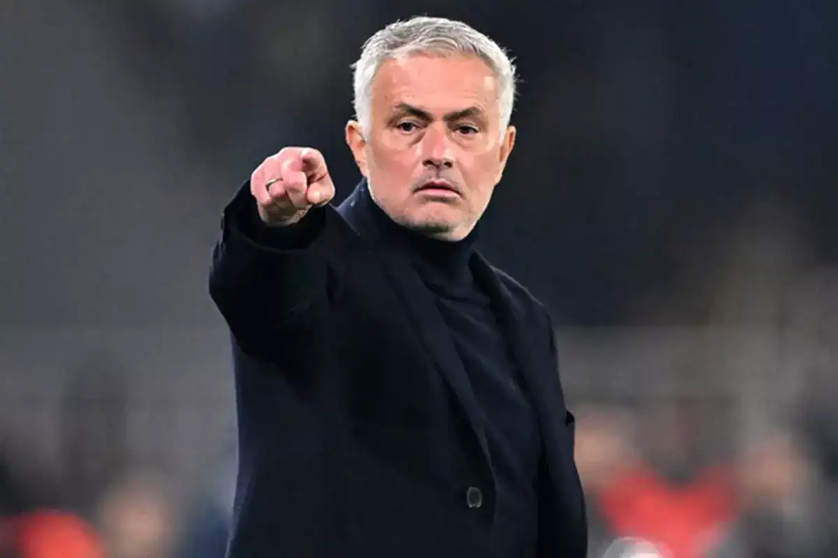 jose-mourinho-ranger-maci-oncesi-turu-getirecek-18431225_5945_amp.jpg