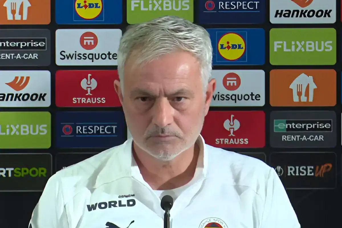 mourinho-dan-okan-buruk-sorusuna-beklenmedik-cevap-18427803_2281_amp.jpg