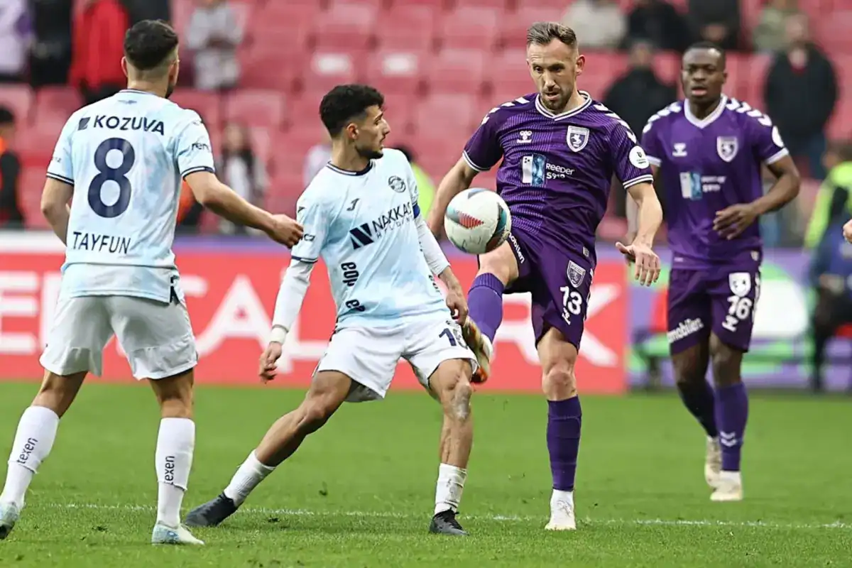 super-lig-ekibinin-kume-dusmesine-1-mac-kaldi-18438342_6203_amp.jpg