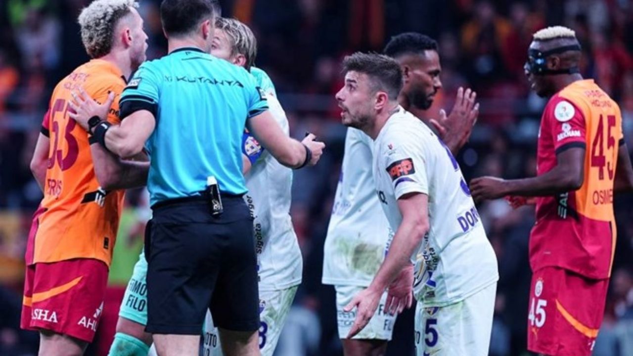 Eyüpspor - Galatasaray Maçında Tartışmalı Pozisyonlar Trio Ekibi Tarafından Masaya Yatırıldı