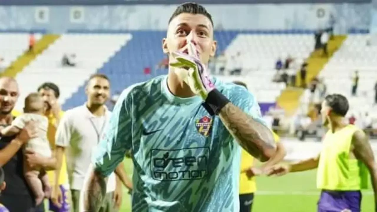 Galatasaray'dan Kaleye Sürpriz Hamle Eski Fenerbahçeli Berke Özer Gündemde
