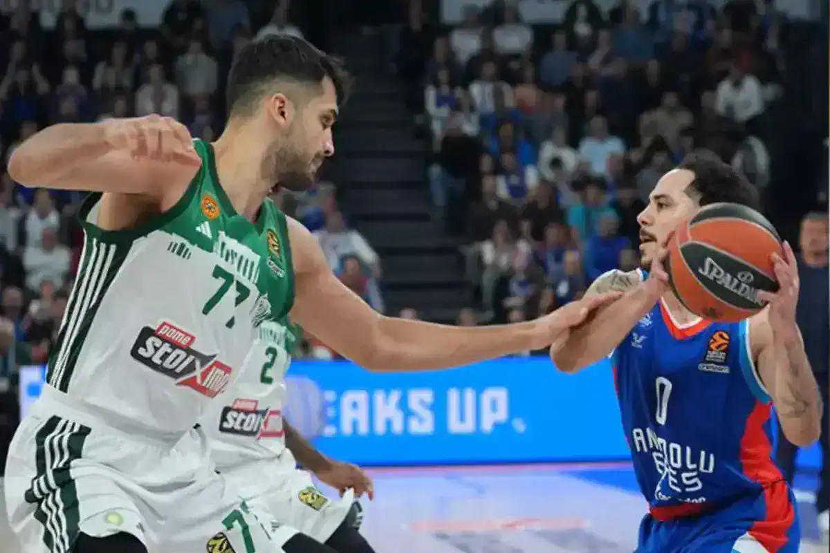 anadolu-efes-in-muthis-geri-donusu-yetmedi-18574178_500_amp.jpg