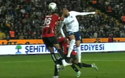 Hakemlerin Fenerbahçe’nin penaltısında konuştuğu detaylar!