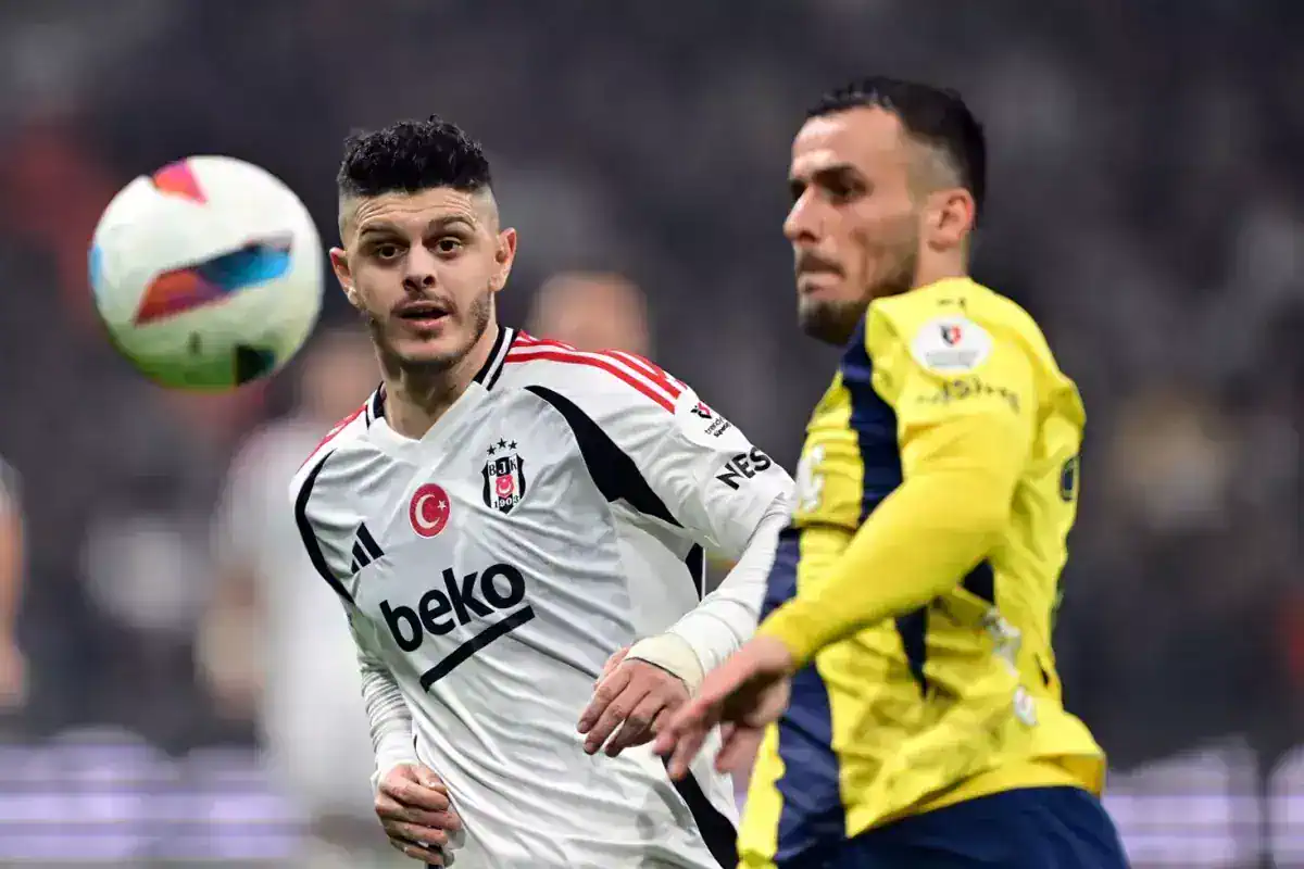 dev-derbi-oncesi-fenerbahce-ve-besiktas-ta-sari-18547027_5634_amp.jpg