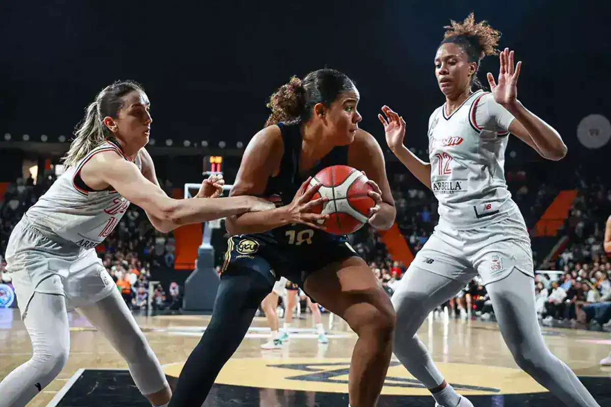 fenerbahce-opet-kadinlar-basketbol-super-ligi-18530909_1004_amp.jpg