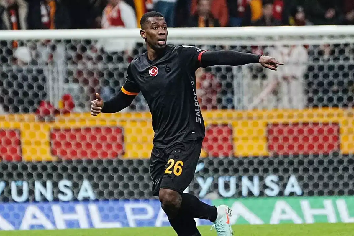 galatasaray-da-carlos-cuesta-kayiplara-karisti-18497470_8983_amp.jpg