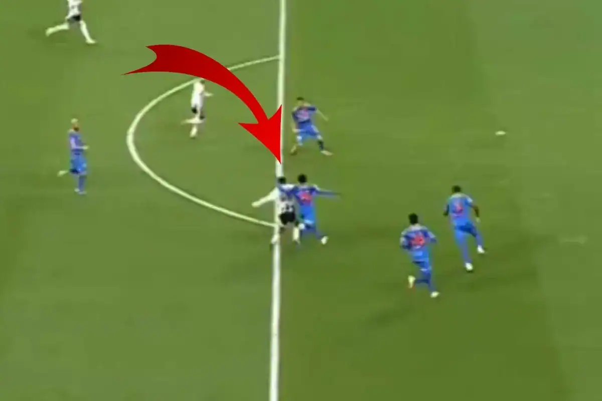 herkes-bu-pozisyonu-tartisiyor-besiktas-penalti-18493016_2968_amp.jpg