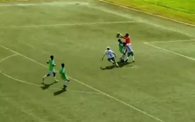 Genç futbolcu, kaleciyle çarpıştı ve hayatını kaybetti