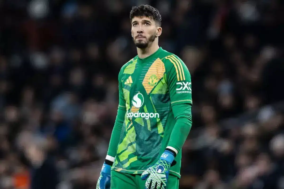 manchester-united-dan-altay-bayindir-i-yikan-hamle-18497554_6836_amp.jpg